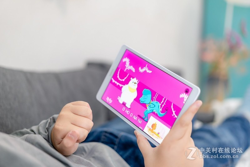 有了手机还要平板干嘛？荣耀平板5 8英寸版告诉你答案