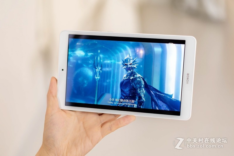 有了手机还要平板干嘛？荣耀平板5 8英寸版告诉你答案