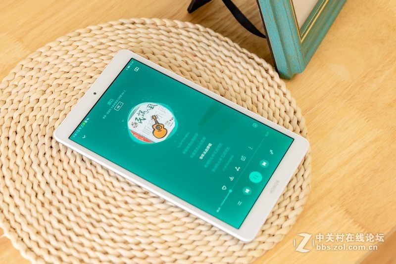 有了手机还要平板干嘛？荣耀平板5 8英寸版告诉你答案