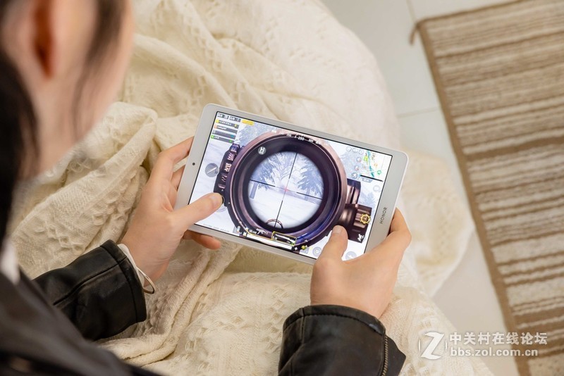 有了手机还要平板干嘛？荣耀平板5 8英寸版告诉你答案