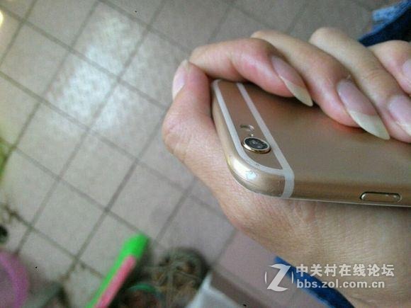火车站花了1200元买了一部iPhone 6，回来后哭瞎了