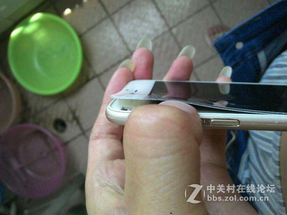 火车站花了1200元买了一部iPhone 6，回来后哭瞎了