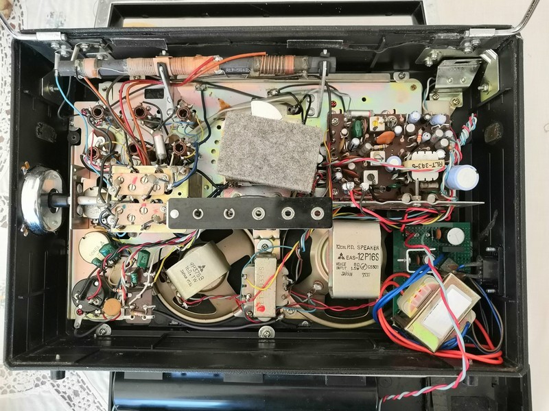 拥有半个世纪年代的松下R-100收音机