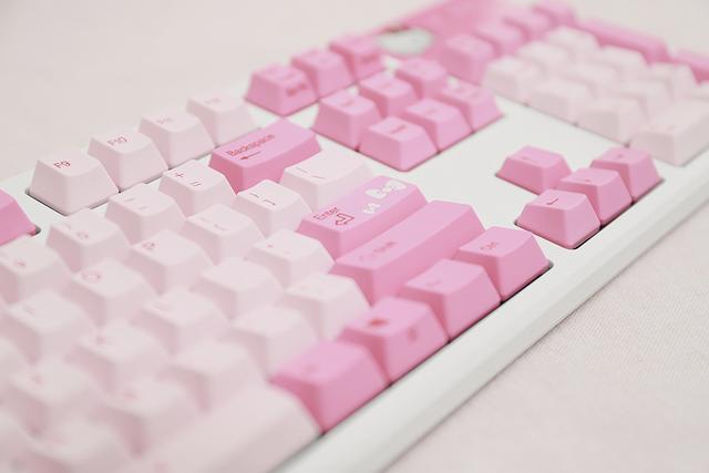少女心轰炸机——REALFORCE 燃风 &HelloKitty合作款静电容键盘评测