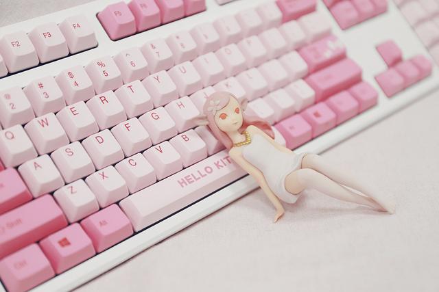 少女心轰炸机——REALFORCE 燃风 &HelloKitty合作款静电容键盘评测