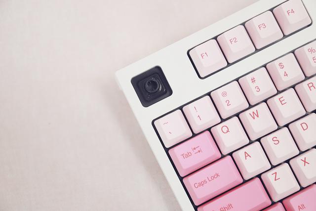 少女心轰炸机——REALFORCE 燃风 &HelloKitty合作款静电容键盘评测