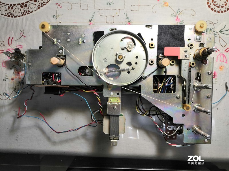 拥有半个世纪年代的松下R-100收音机