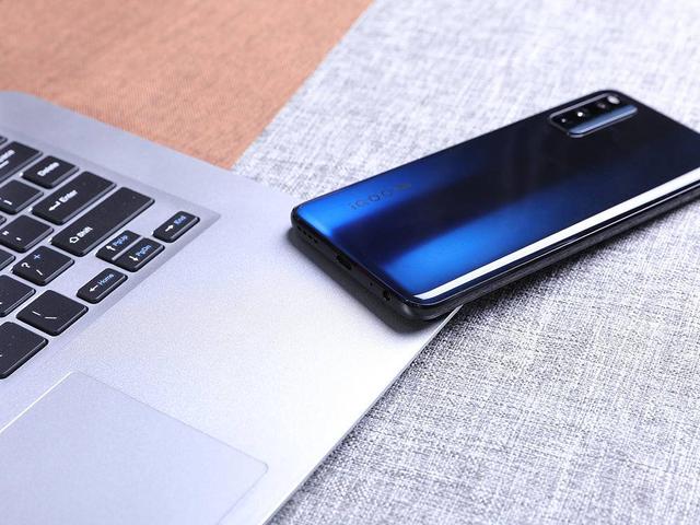 新一代机皇iQOO Z1：突破价位的极致体验