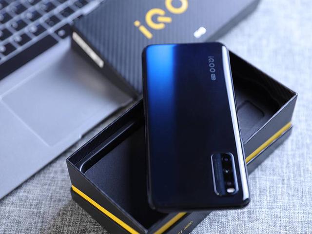 新一代机皇iQOO Z1：突破价位的极致体验