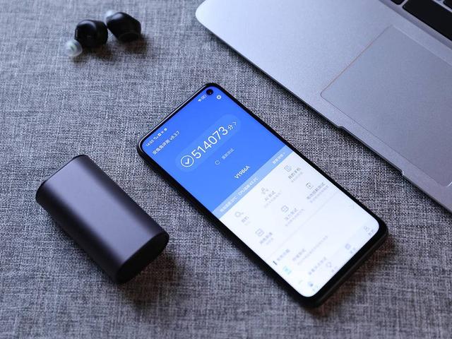新一代机皇iQOO Z1：突破价位的极致体验