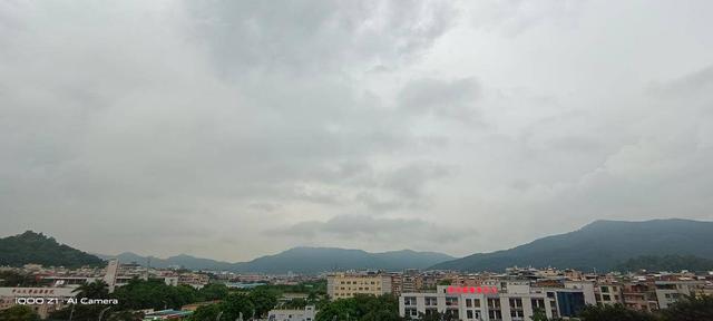 新一代机皇iQOO Z1：突破价位的极致体验