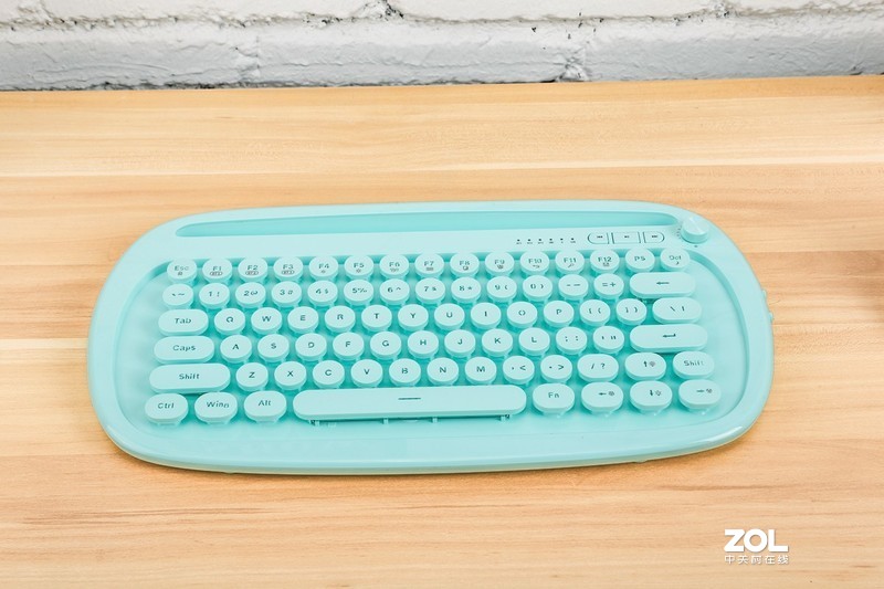 有线无线两相宜，女性向富德卡洛琳娜双模键盘