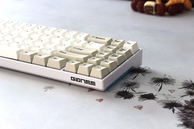 【單擺出品】GANSS ALT 71D 蓝牙双模键盘评测分享