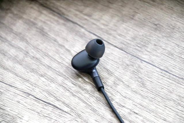 长续航和好音质兼具，雷柏XS100颈挂式耳机体验