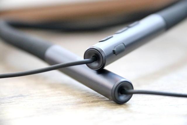 长续航和好音质兼具，雷柏XS100颈挂式耳机体验