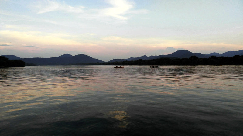 西泠桥畔观晚霞