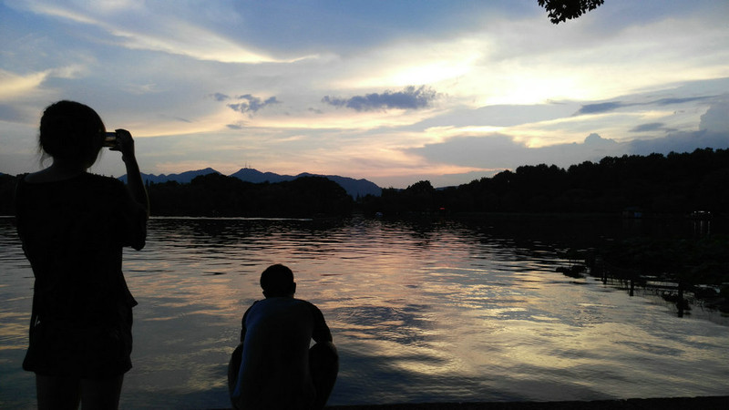 西泠桥畔观晚霞