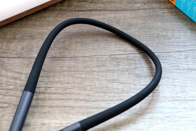 长续航和好音质兼具，雷柏XS100颈挂式耳机体验