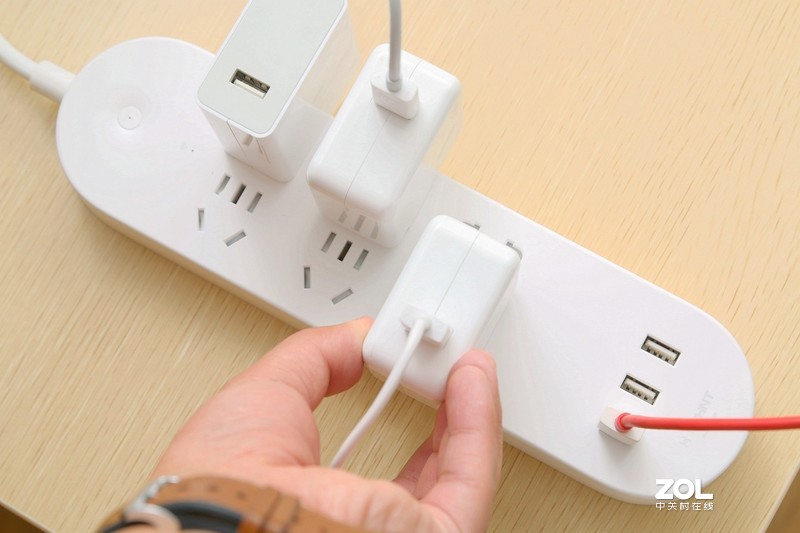 一招即可体验智能生活，HUAWEI HiLink正泰智能插座/插排有意思