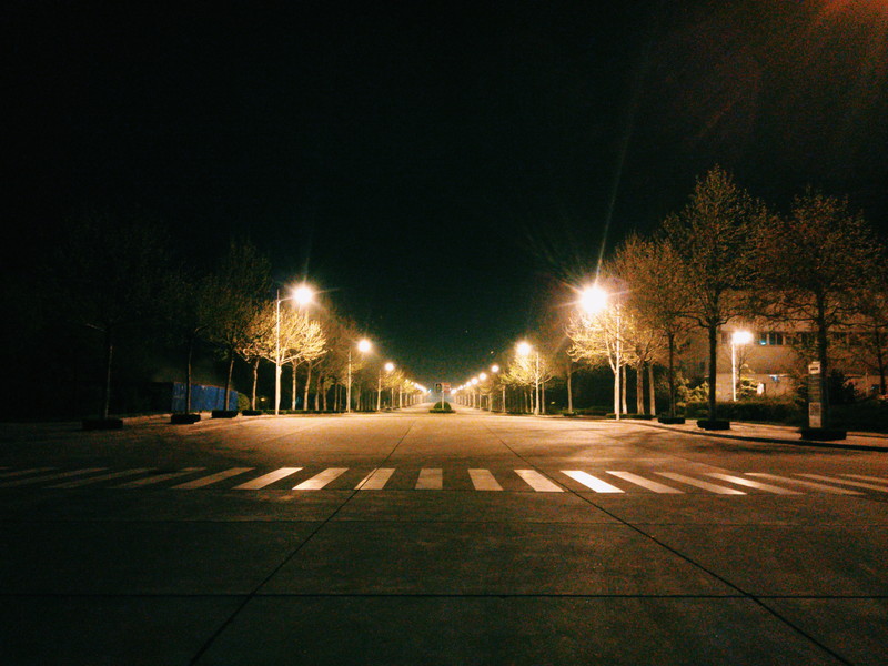 小米孤独的夜晚