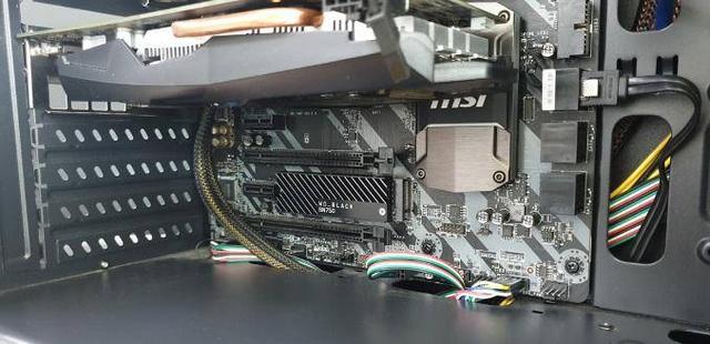 配散热片，每秒3千兆！西数Black SN750固态硬盘评测