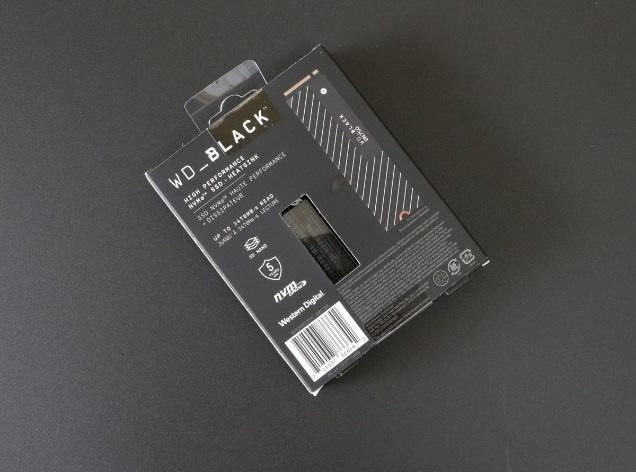 配散热片，每秒3千兆！西数Black SN750固态硬盘评测