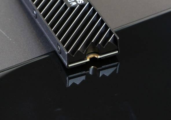 配散热片，每秒3千兆！西数Black SN750固态硬盘评测