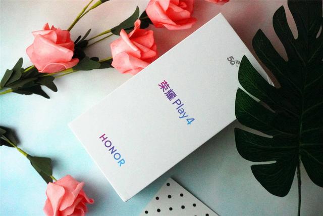 全网首发！超级玩家的荣耀Play 4手机最快上手评测：这颜值你爱？