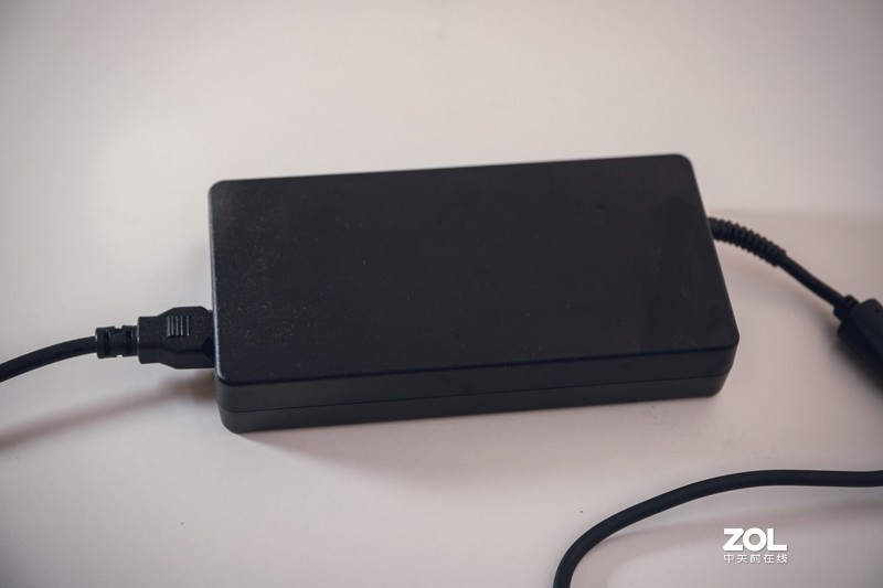 七彩虹iGame G-ONE电竞游戏一体机高温评测