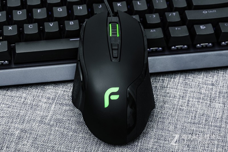 别迷信老司机，选游戏鼠标不求人，看懂这些就够了