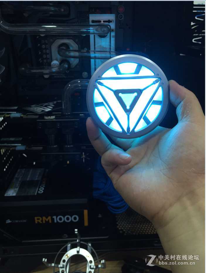 海盗船760t水冷钢铁侠主题核反应堆