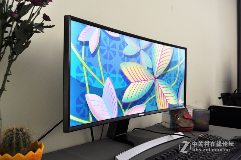 视觉爽，功能赞！不止是游戏利器的曲面显示器分享