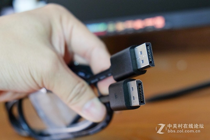 微星电竞显示器PAG301CR体验：超宽曲面屏，200Hz体验丝般顺滑