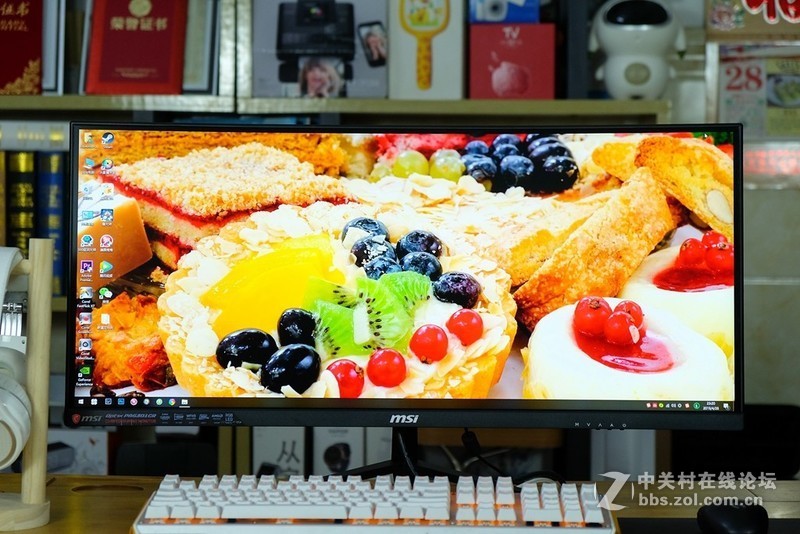 微星电竞显示器PAG301CR体验：超宽曲面屏，200Hz体验丝般顺滑