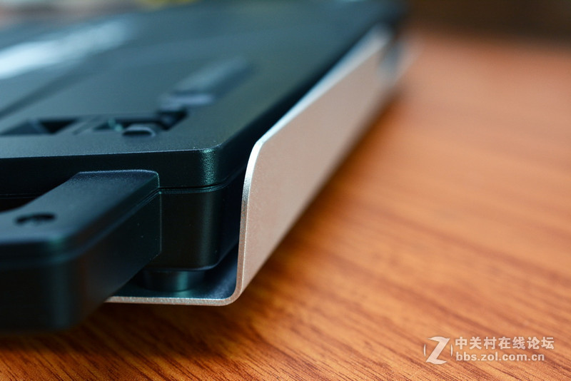 倚天剑、屠龙刀？两把高端机械键盘点评