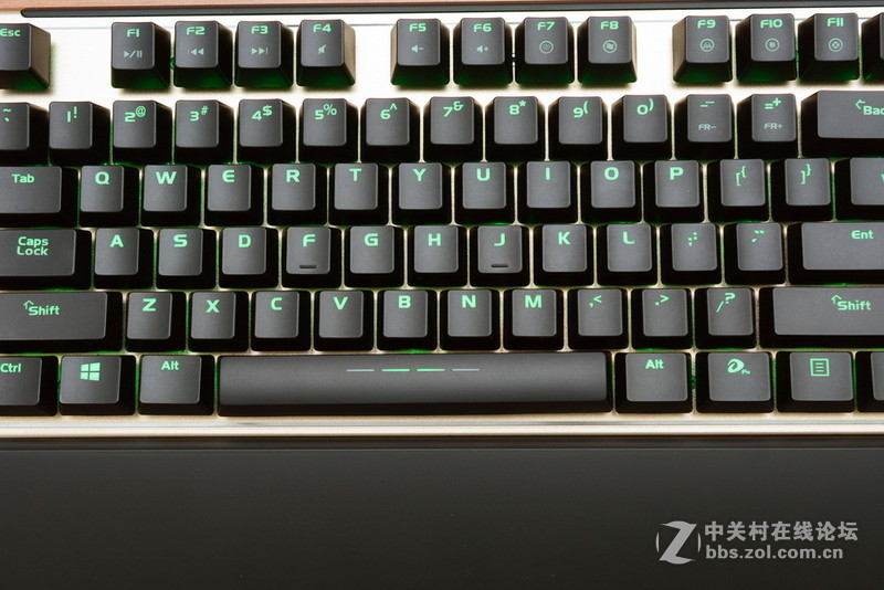 倚天剑、屠龙刀？两把高端机械键盘点评
