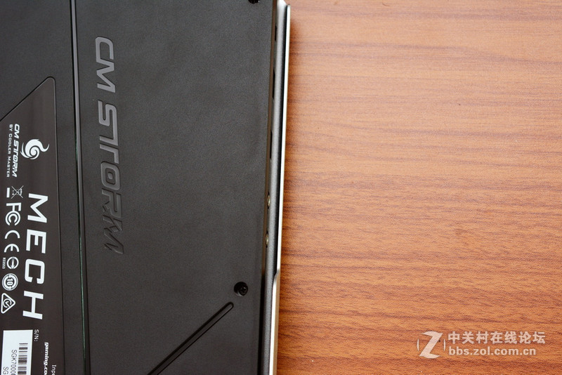 倚天剑、屠龙刀？两把高端机械键盘点评