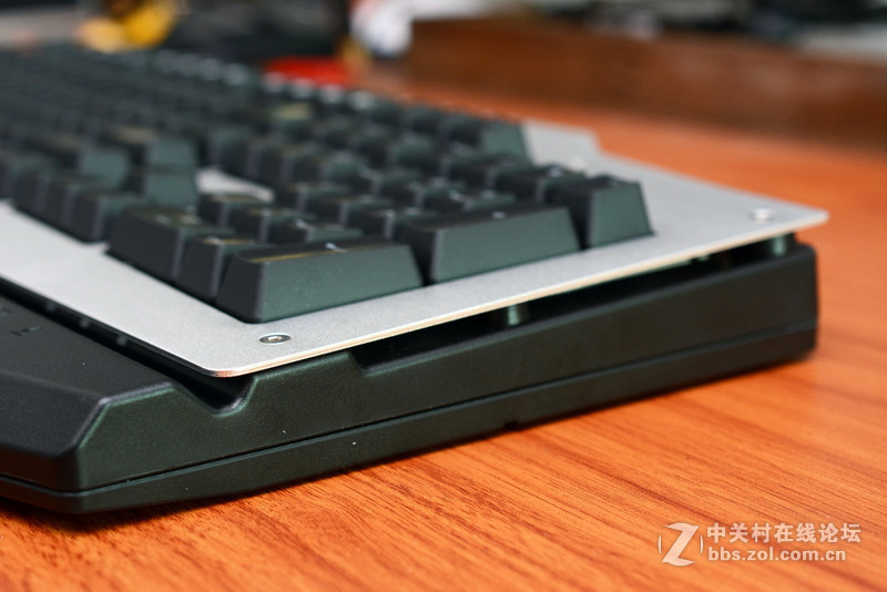 倚天剑、屠龙刀？两把高端机械键盘点评