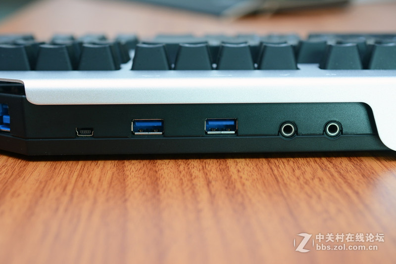 倚天剑、屠龙刀？两把高端机械键盘点评