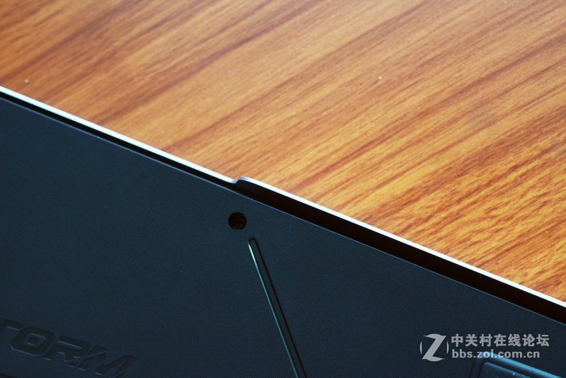 倚天剑、屠龙刀？两把高端机械键盘点评