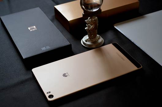 有身份有情怀  体验华为P8max高端商务魅力