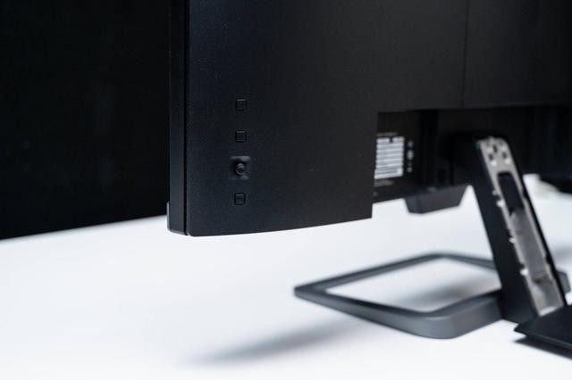 继续细分显示器新品类，明基EW2780Q护眼娱乐工作两不误