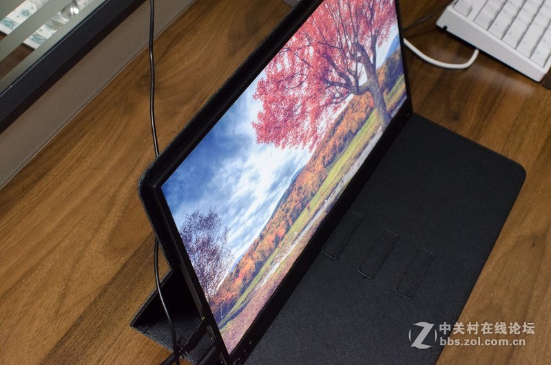 扩屏分屏轻松搞定，天宝便携显示器体验