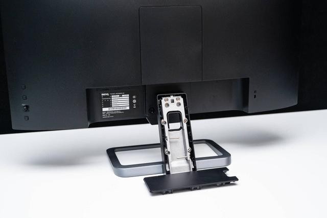 继续细分显示器新品类，明基EW2780Q护眼娱乐工作两不误