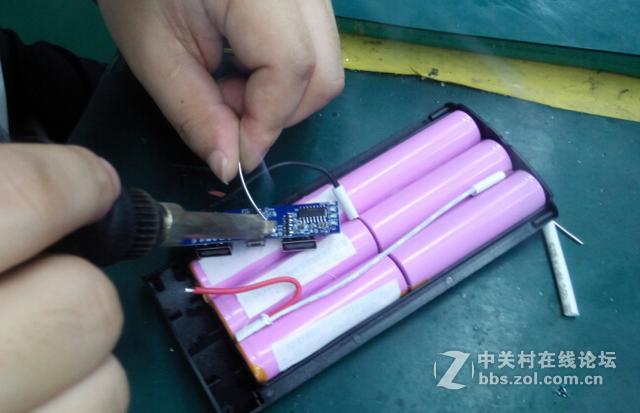 自制充电宝全过程-看看牛人是如何DIY的（转）