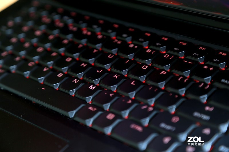 把台式机配件装在笔记本中的体验，火影B9上手