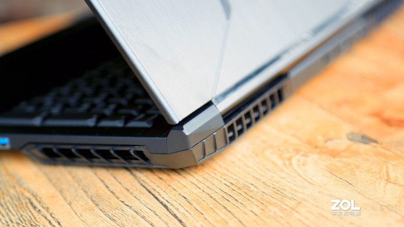 把台式机配件装在笔记本中的体验，火影B9上手