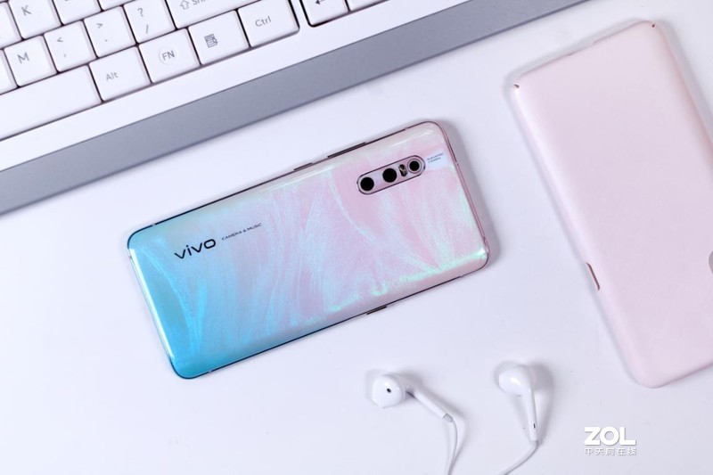 你的夏天是什么颜色？vivo X27印象夏日版，你的季节时尚单品