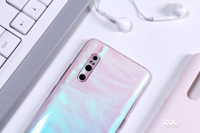 你的夏天是什么颜色？vivo X27印象夏日版，你的季节时尚单品