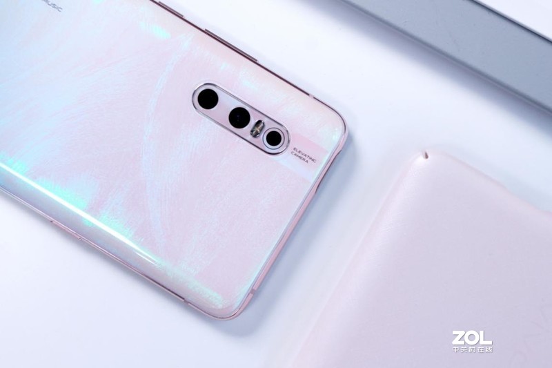 你的夏天是什么颜色？vivo X27印象夏日版，你的季节时尚单品